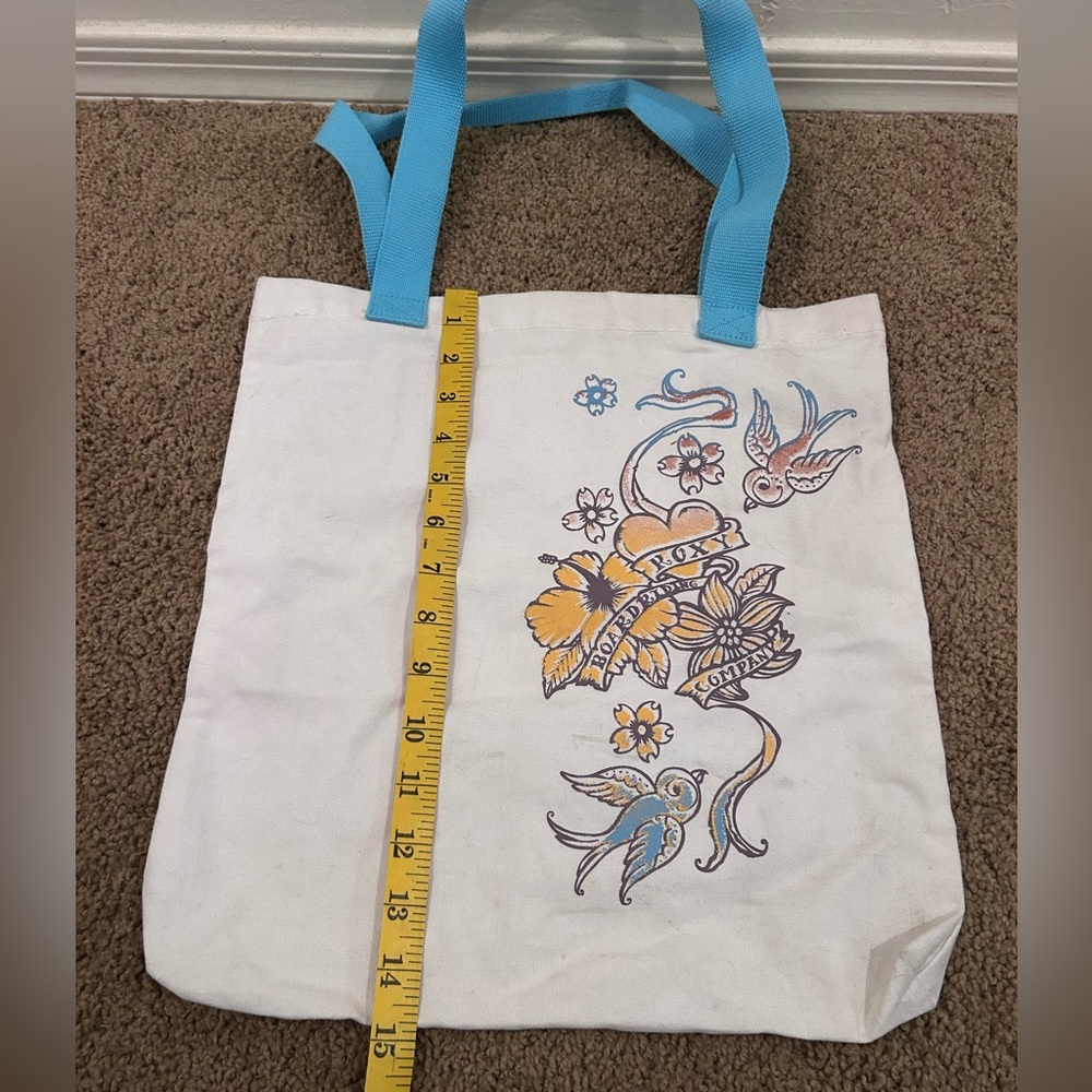 NWOT Roxy Vintage Tote with Blue Handles and Floral Design - Picture 3 of 6